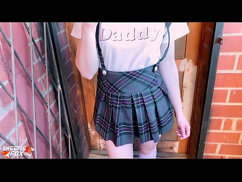 ❤️ 女學生深深地吸吮她的雞巴並亂搞而不是上課。 ❤❌ 優質色情 在我們 ﹏