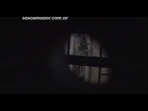 ❤️ 金發女郎被隱藏在空心磚後面的鄰居偷窺偷拍 ❤❌ 優質色情 在我們 ﹏